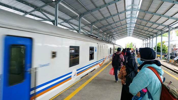 Naik Kereta Api Saat PPKM Darurat
