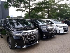 Menyewa Toyota Alphard di Bali
