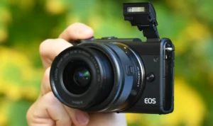 Canon EOS M100