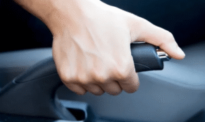 https://www.bataviase.co.id/Jangan Gunakan Rem Tangan Setelah Mobil Kena Hujan/