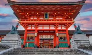 Kuil Fushimi Inari, Lorong Torii yang Menjaga Wajah Spiritual Kyoto_11zon Kuil Fushimi Inari, Lorong Torii yang Menjaga Wajah Spiritual Kyoto